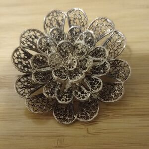 Elegant Silver Filigree Flower Brooch